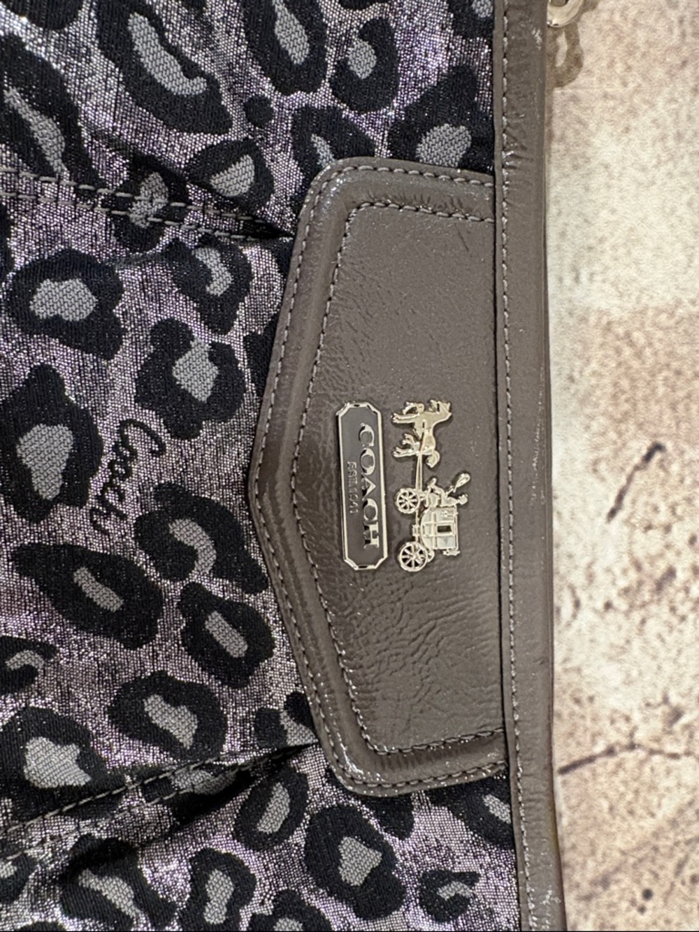 Early 2000s Coach Metallic Gray Leopard Print Wristlet/ Clutch - Picture 11 of 13